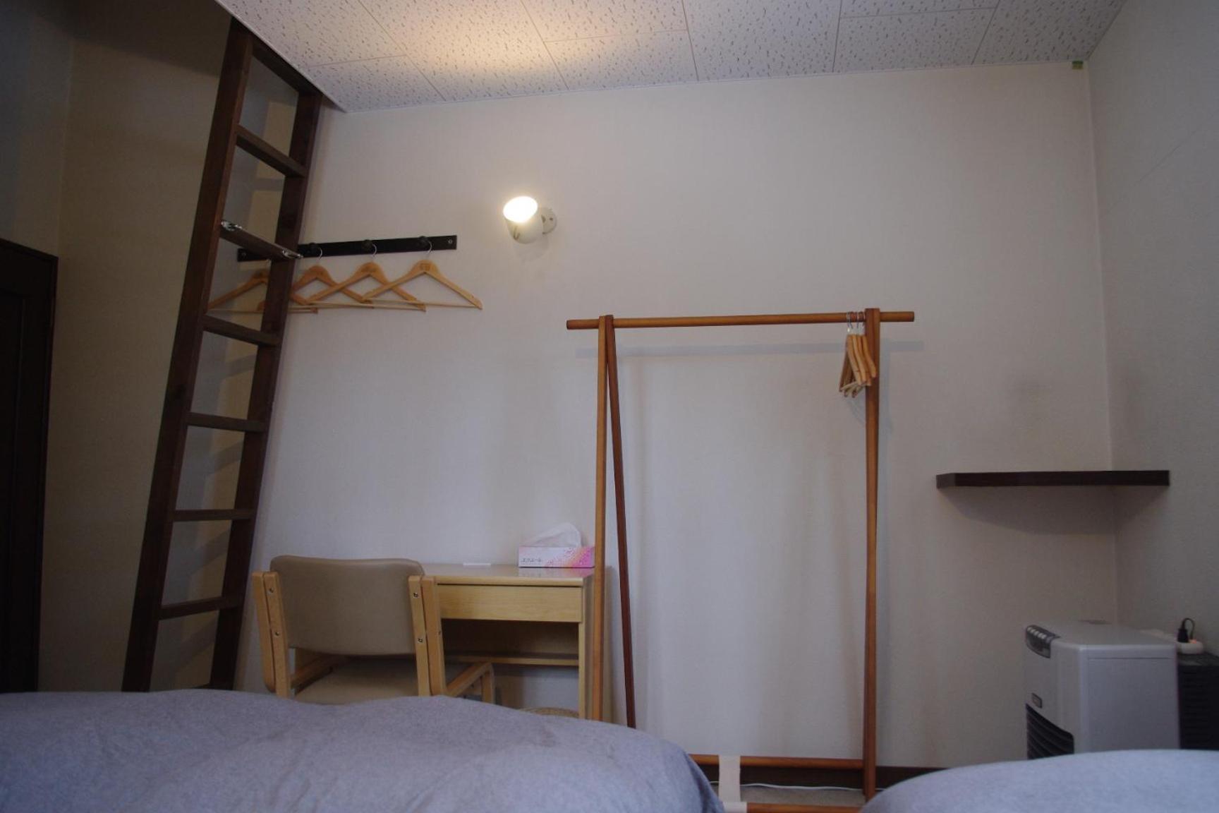 Sunny Side Hut Bed & Breakfast Hakuba Bagian luar foto