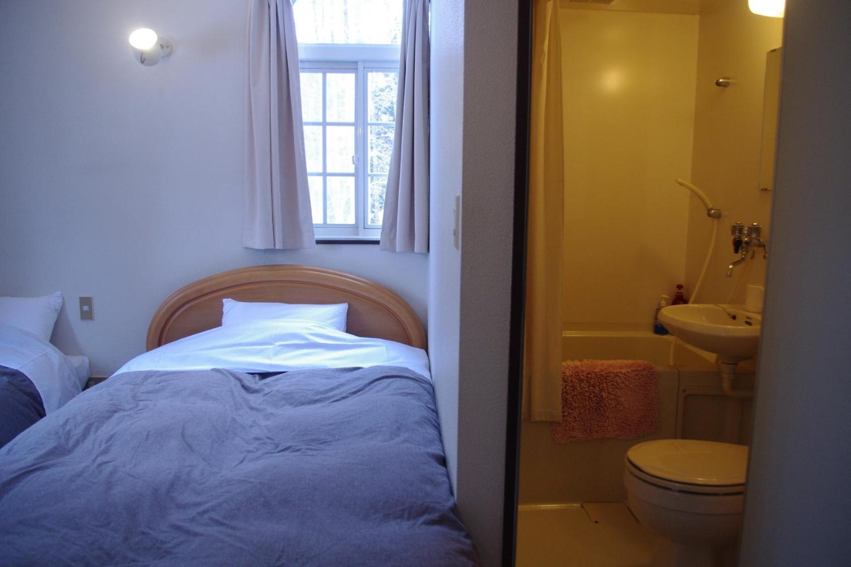 Sunny Side Hut Bed & Breakfast Hakuba Bagian luar foto