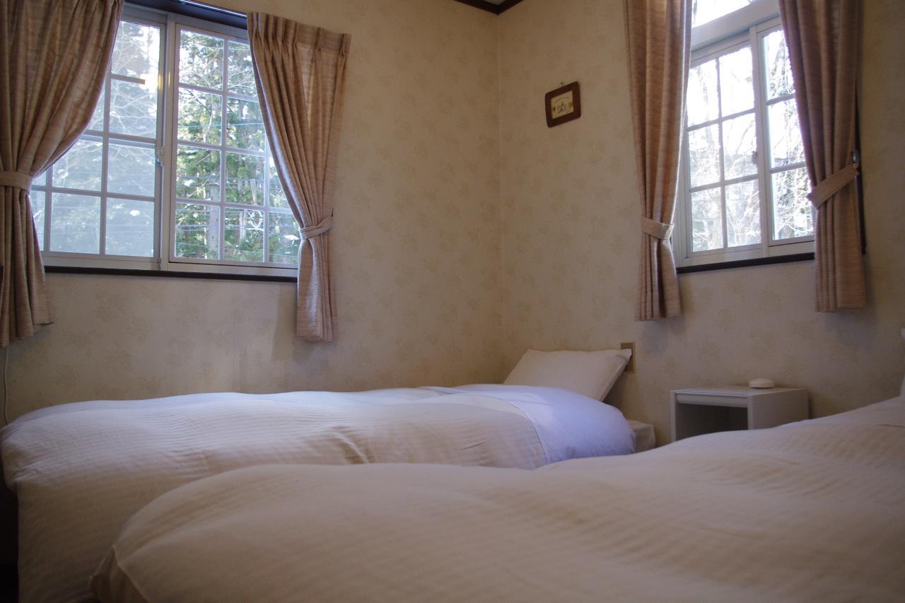 Sunny Side Hut Bed & Breakfast Hakuba Bagian luar foto