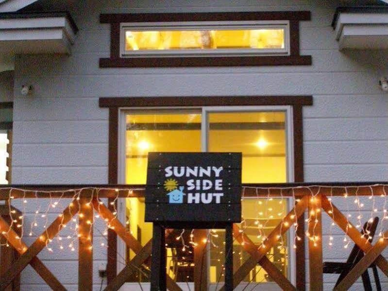 Sunny Side Hut Bed & Breakfast Hakuba Bagian luar foto